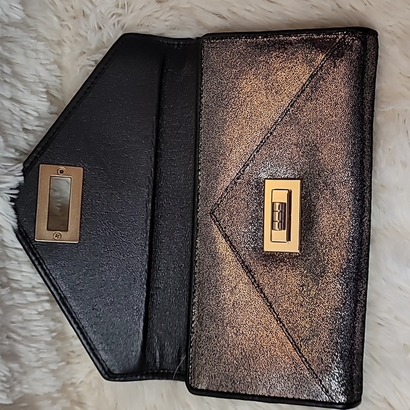 Womens wallet, Danier,  Leather - Picture 3 of 11